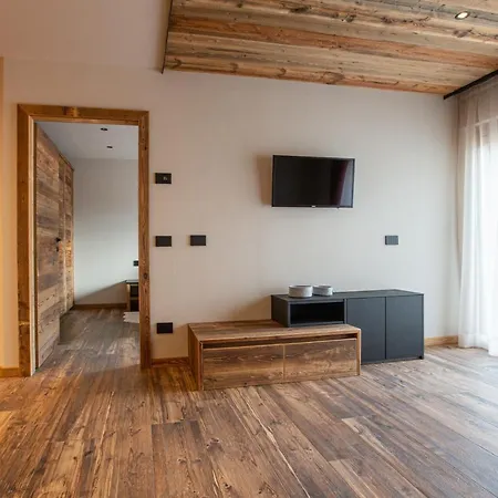 Ricky Apartament *